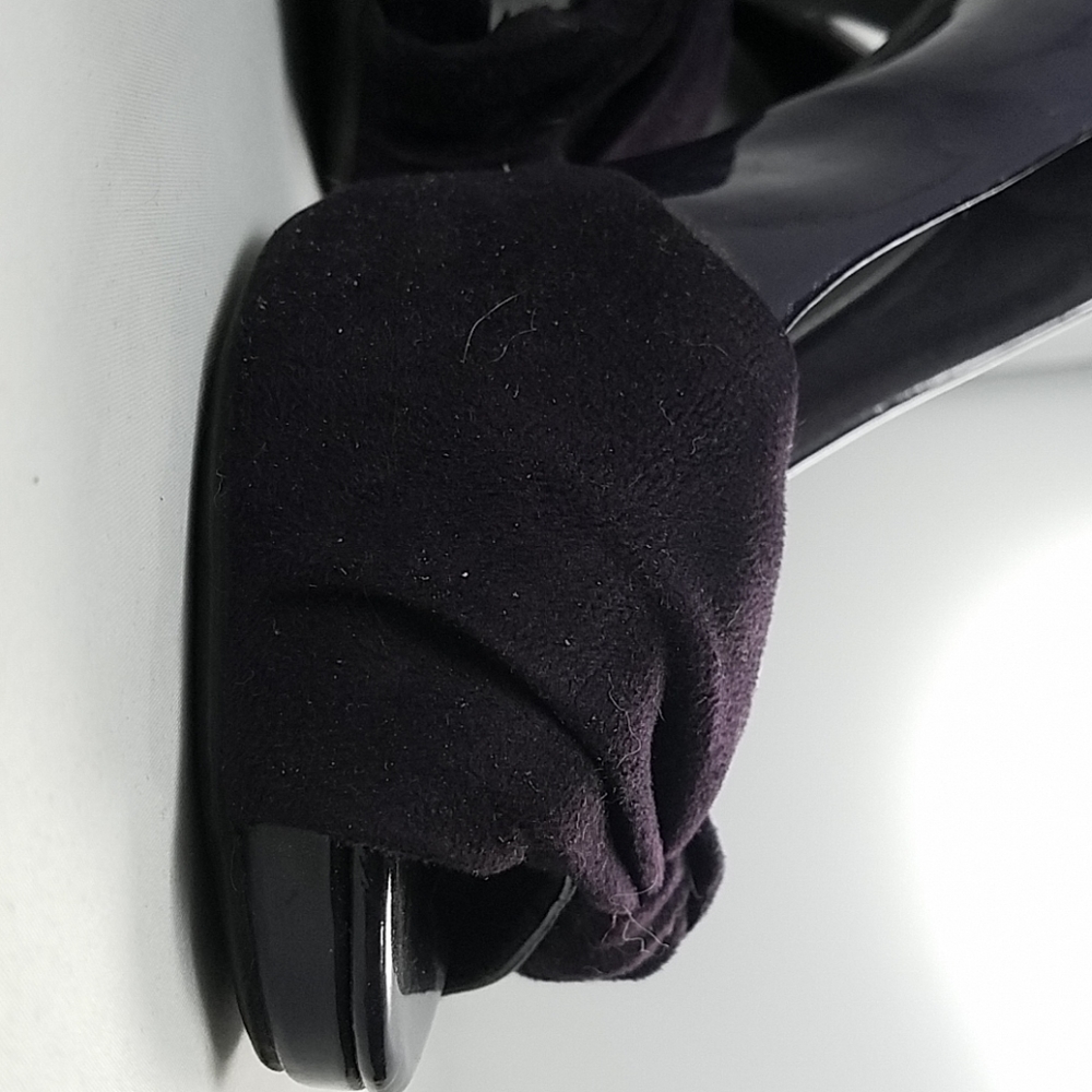 Heels - Picture 2 of 3